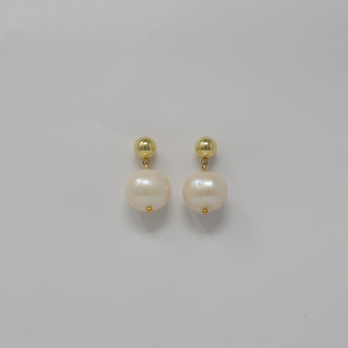 Taylor Earrings - Pearl