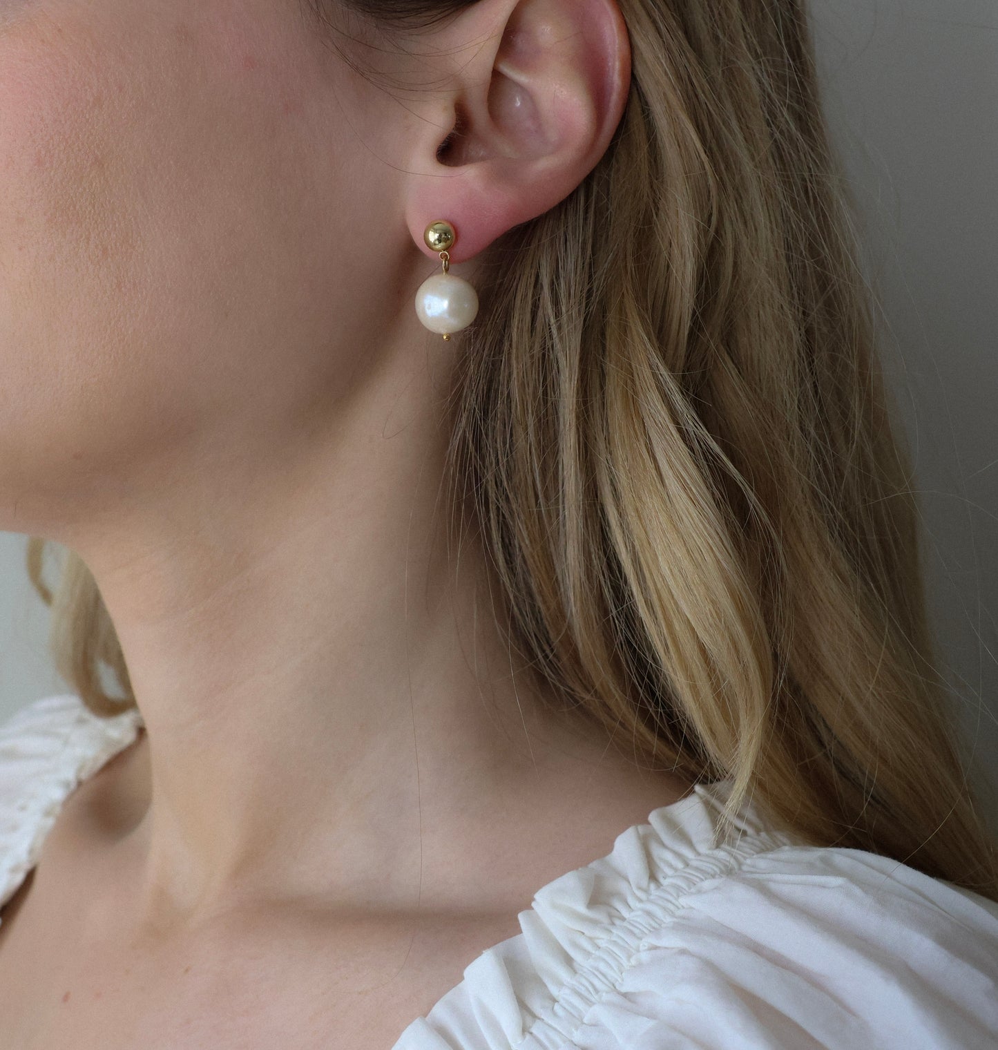 Taylor Earrings - Pearl