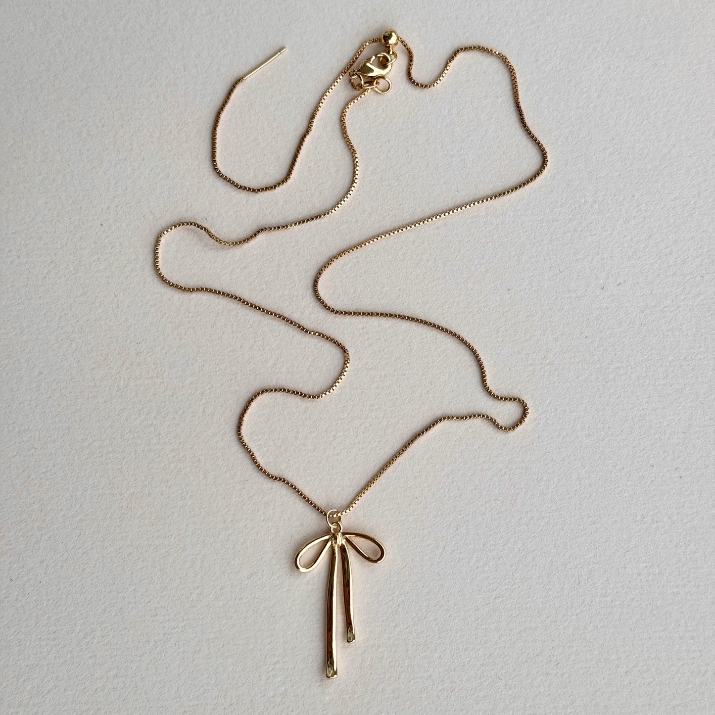 Bow Necklace