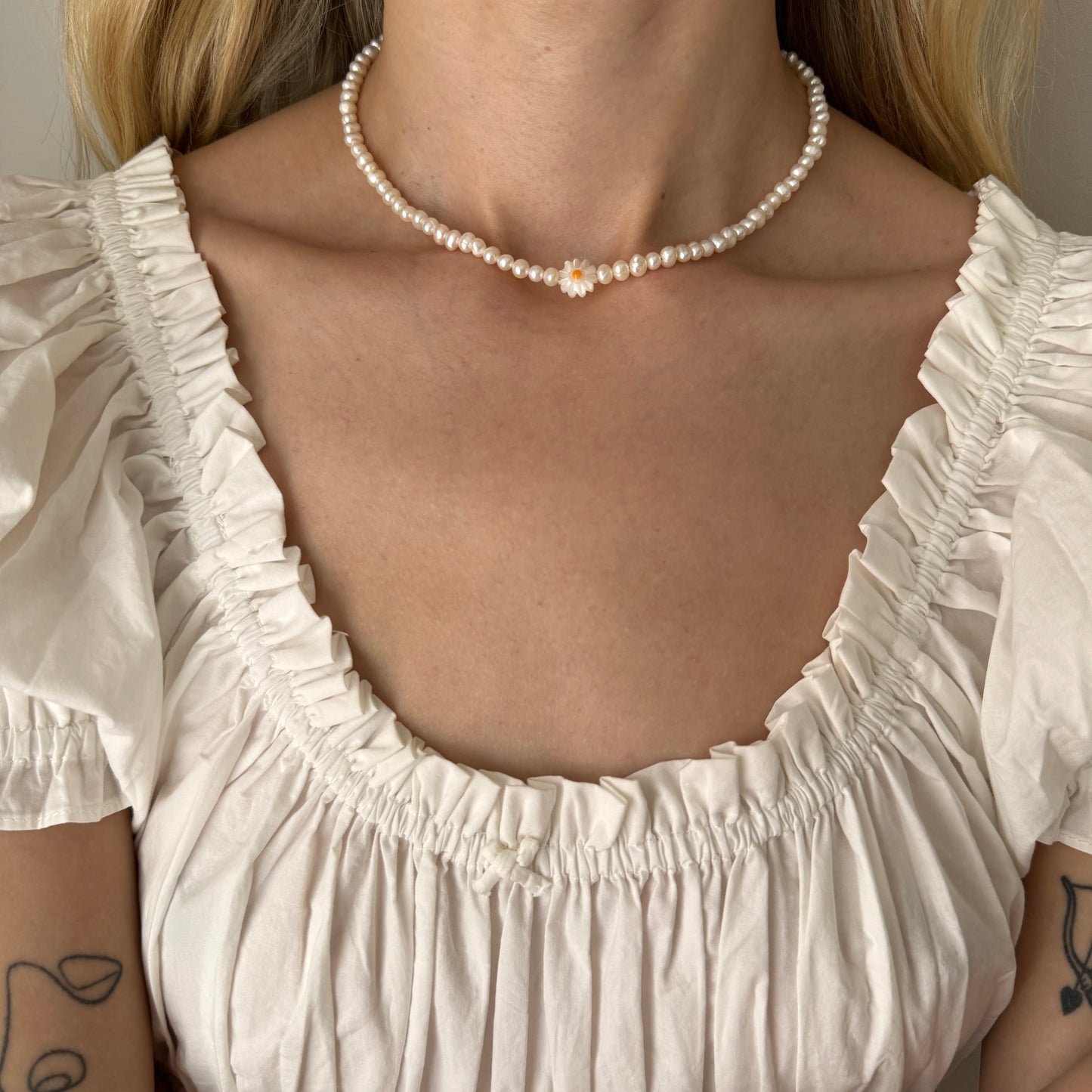 Daisy Pearl Necklace