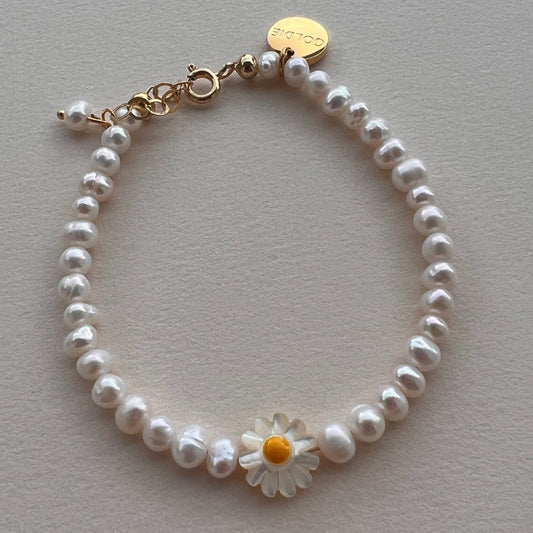 Daisy Pearl Bracelet