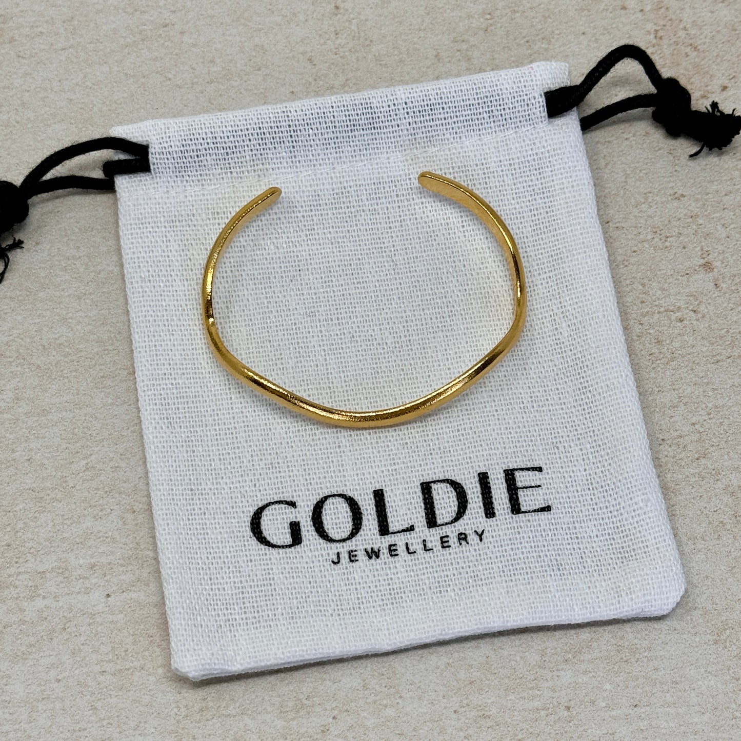 Wavy Bangle