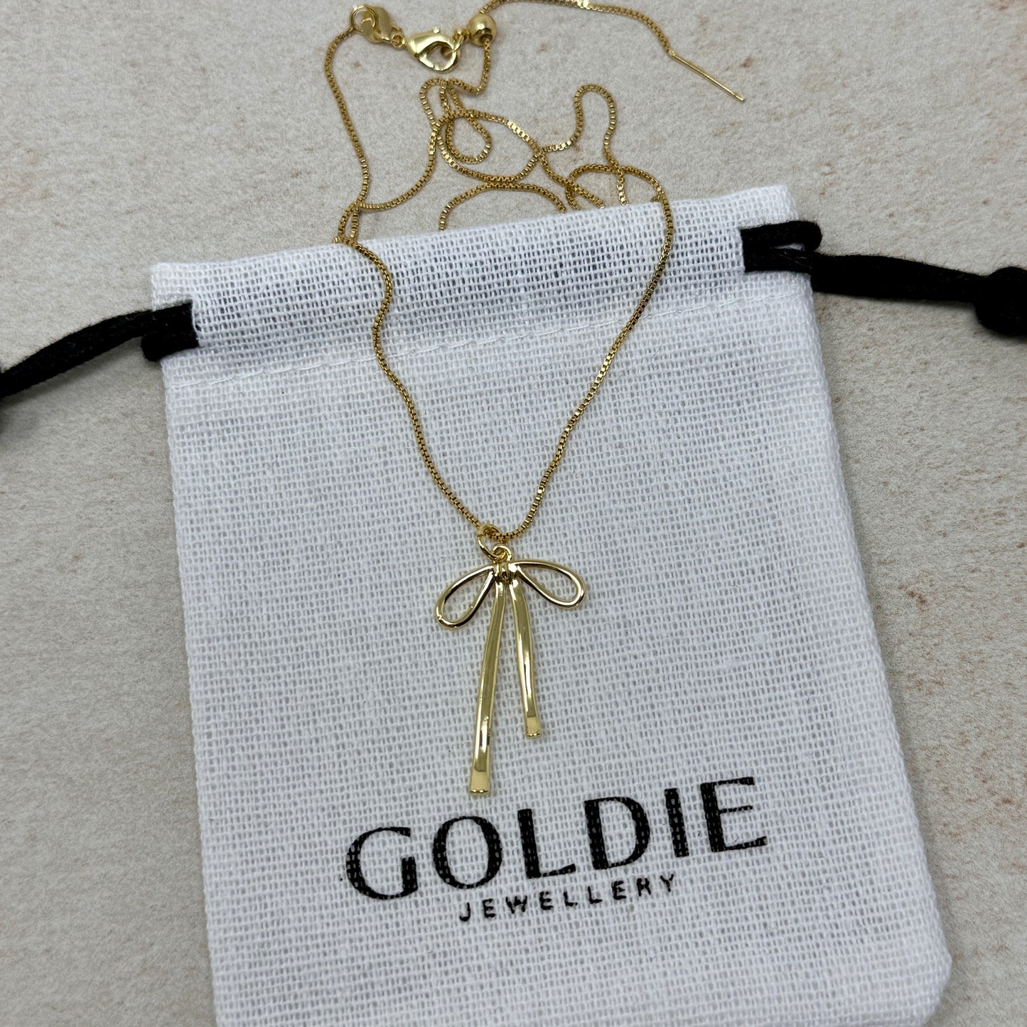 Bow Necklace