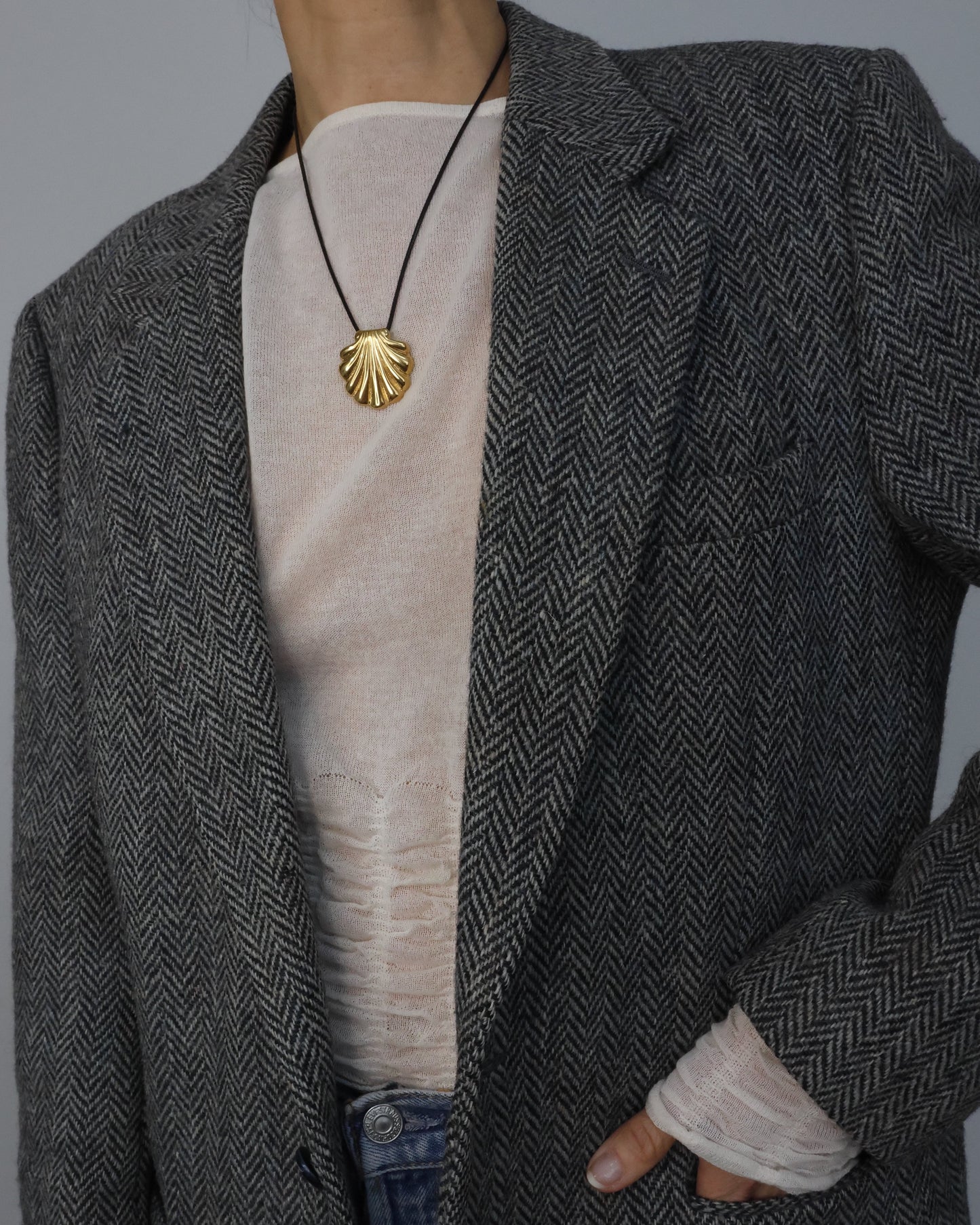 Scallop Shell Cord Necklace