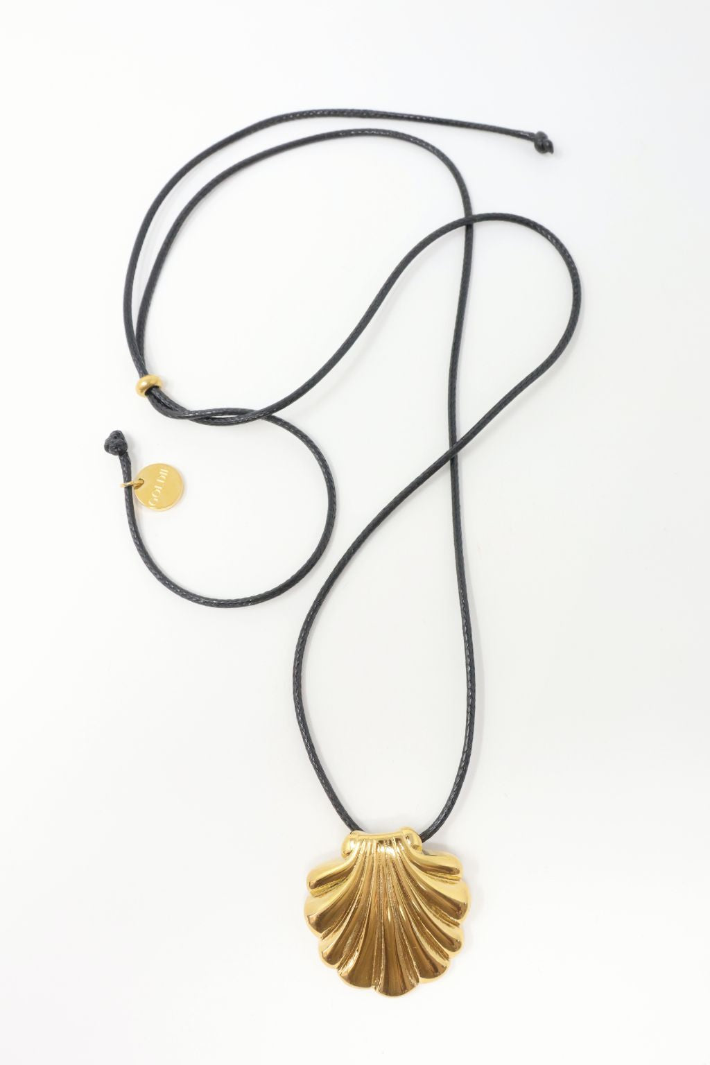 Scallop Shell Cord Necklace