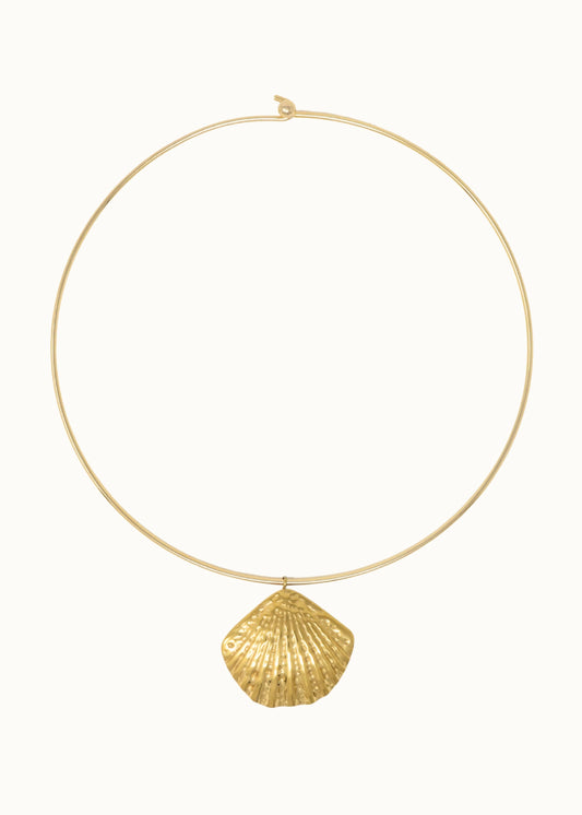 Gold Scallop Shell Wire Necklace