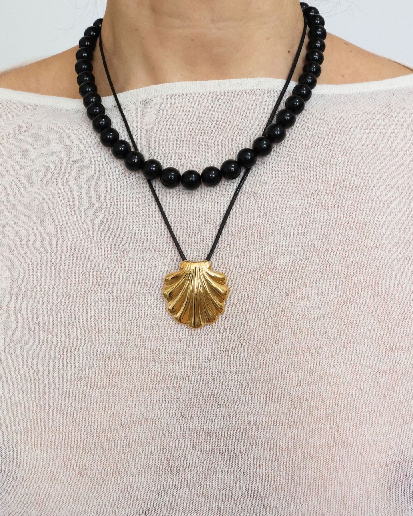 Scallop Shell Cord Necklace